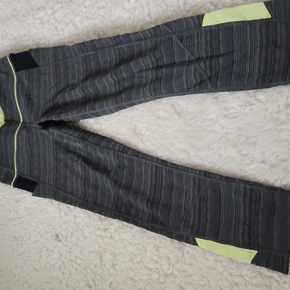 Lululemon Pace Rival Crop 22" Size 4 Green/Grey - Picture 7 of 12